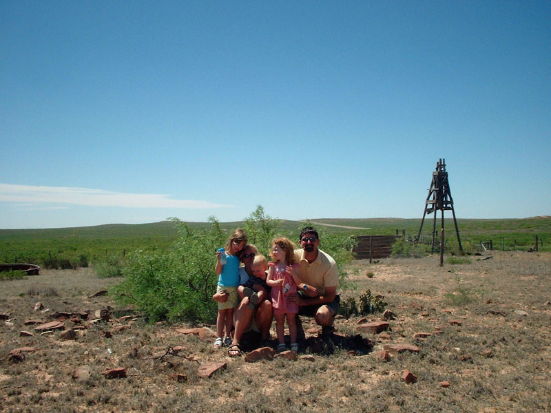 The whole family outside Roswell  .jpg 117.7K